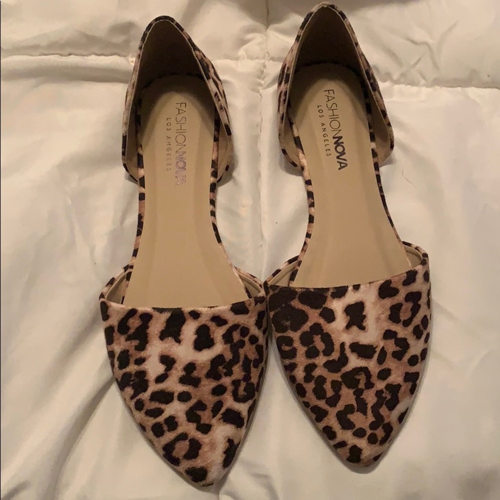 Women’s flats